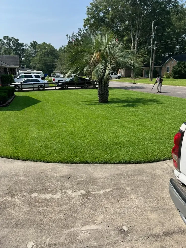 Custom yard maintenance with custom design in Charleston, SC by AYS At Your Service Lawncare