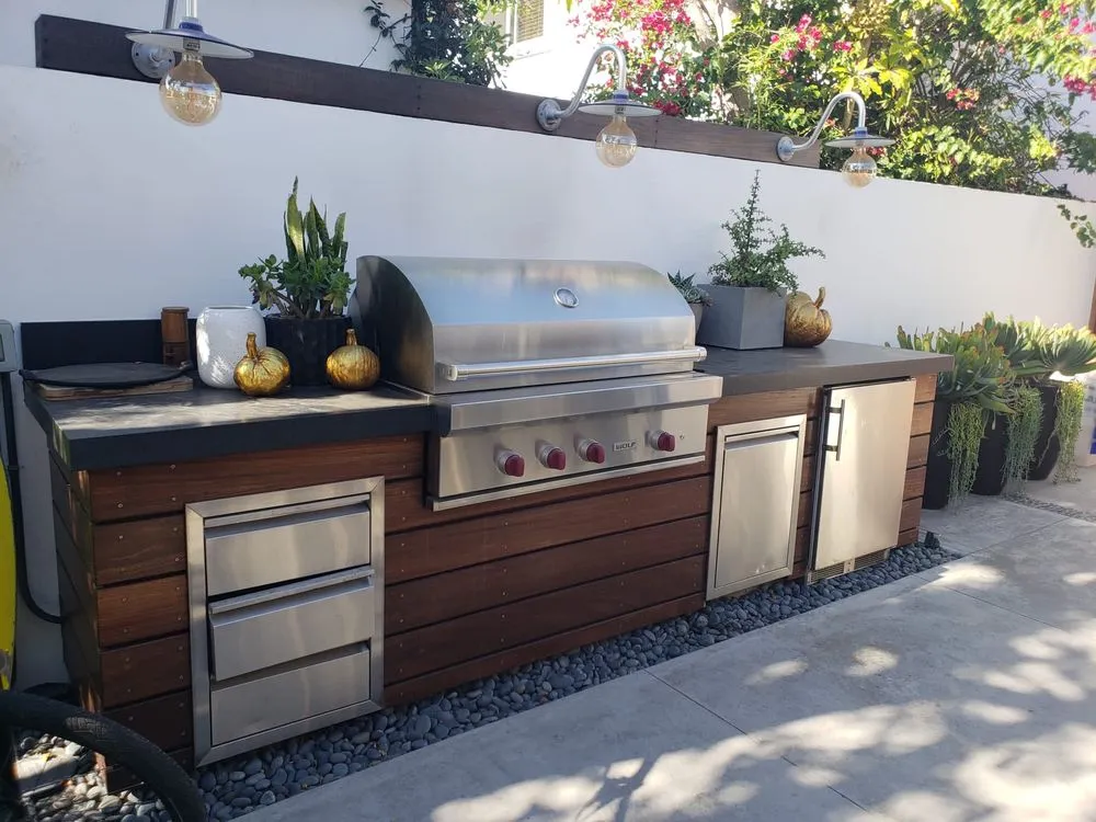 Affordable outdoor landscaping in Los Angeles, CA by AZ Green Remodeling