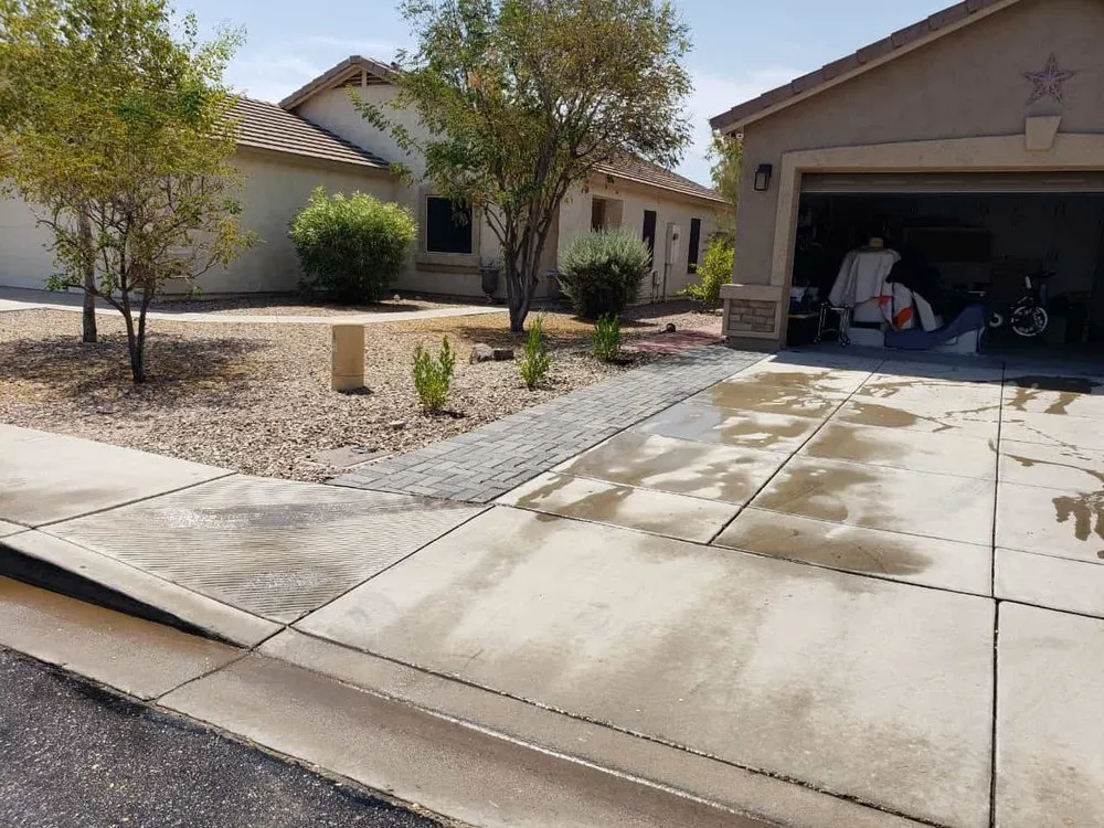 Professional yard maintenance in Phoenix, AZ - AZ Hardscape & Landscape