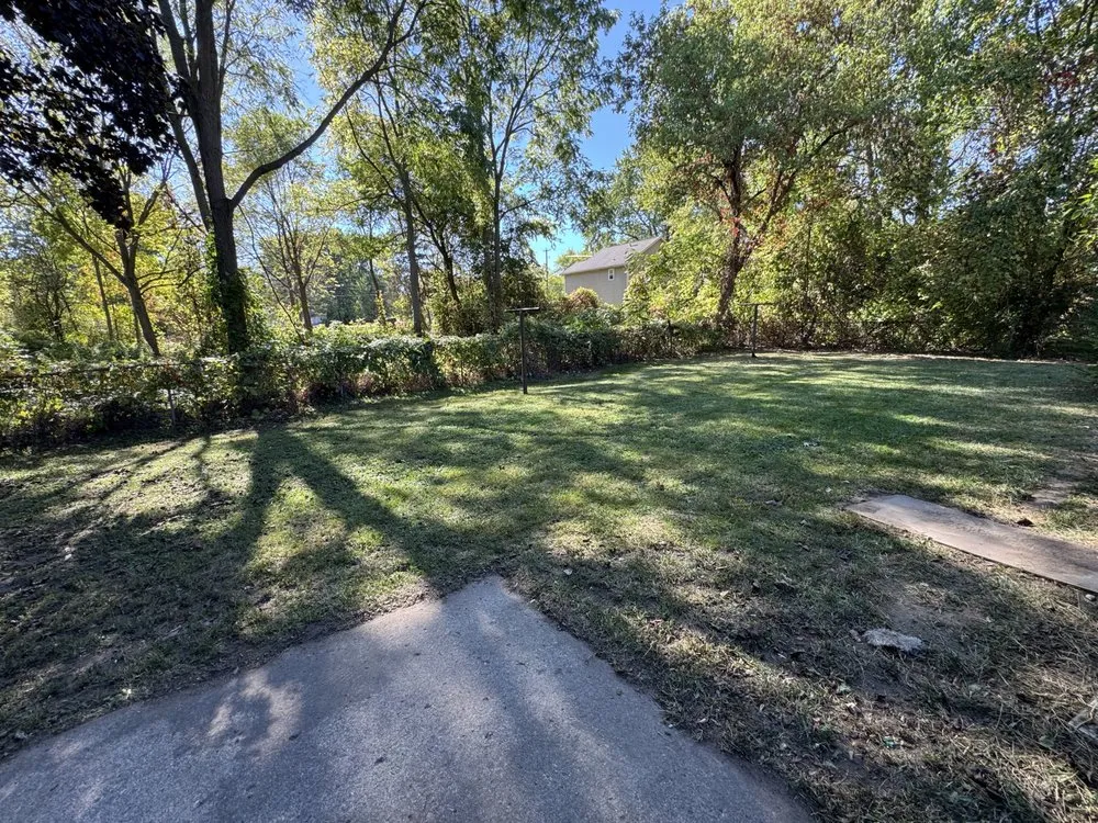 Trusted yard cleanup service for homes across Flint, MI - Az Landscaping