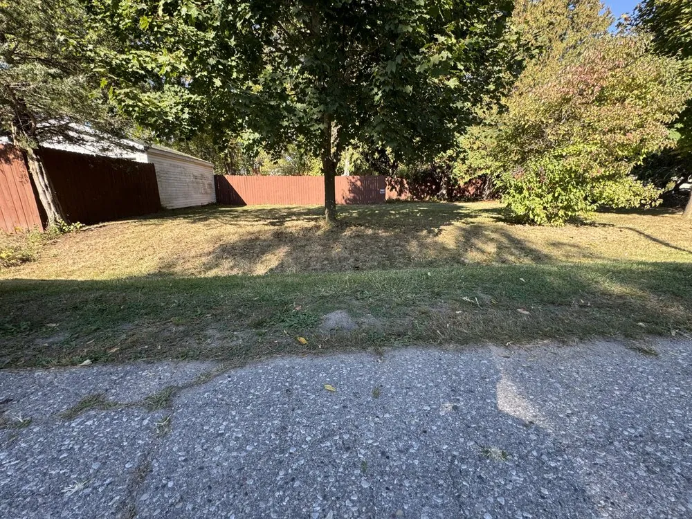 Professional lawn mowing service in Flint, MI - Az Landscaping