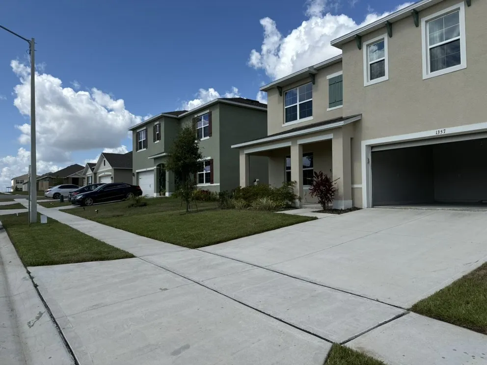 Trusted lawn mowing service experts serving Poinciana, FL - AZ Landscaping