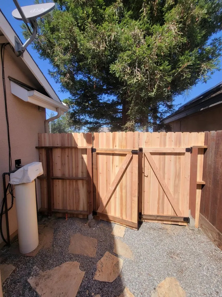 Custom outdoor landscaping in Kingsburg, CA - AZ Lawncare