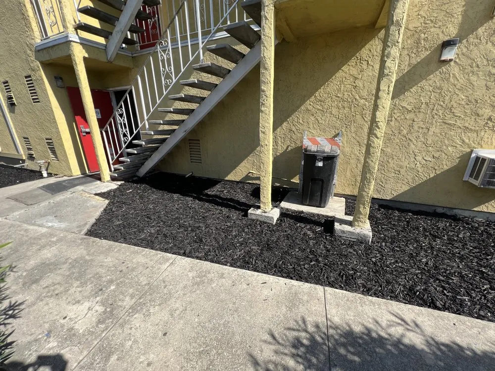 Custom lawn care service experts serving Merced, CA - AZ Maintenance