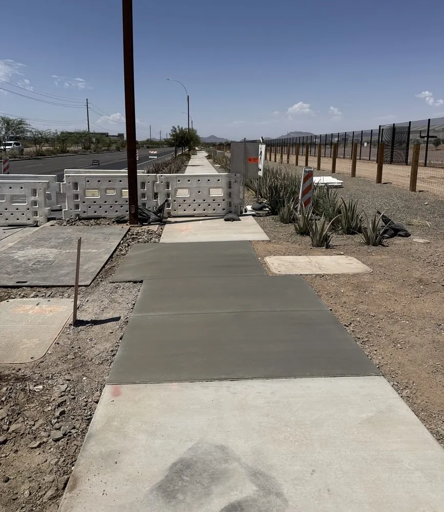 Top-rated yard cleanup service experts serving Phoenix, AZ - AZ Valleywide Construction