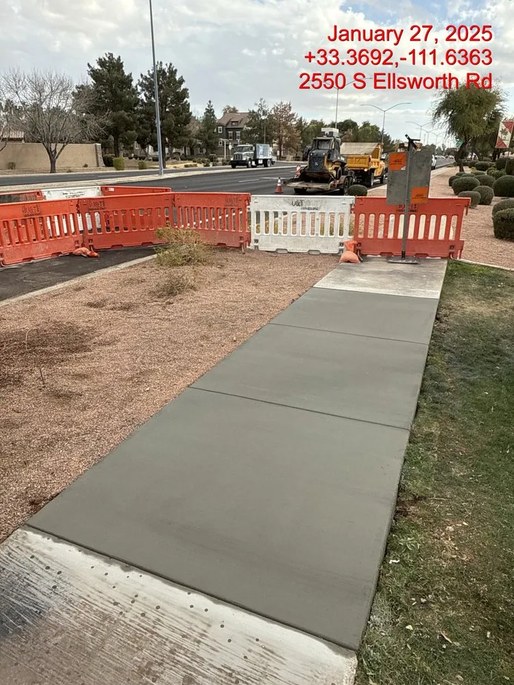 Expert lawn mowing service experts serving Phoenix, AZ - AZ Valleywide Construction