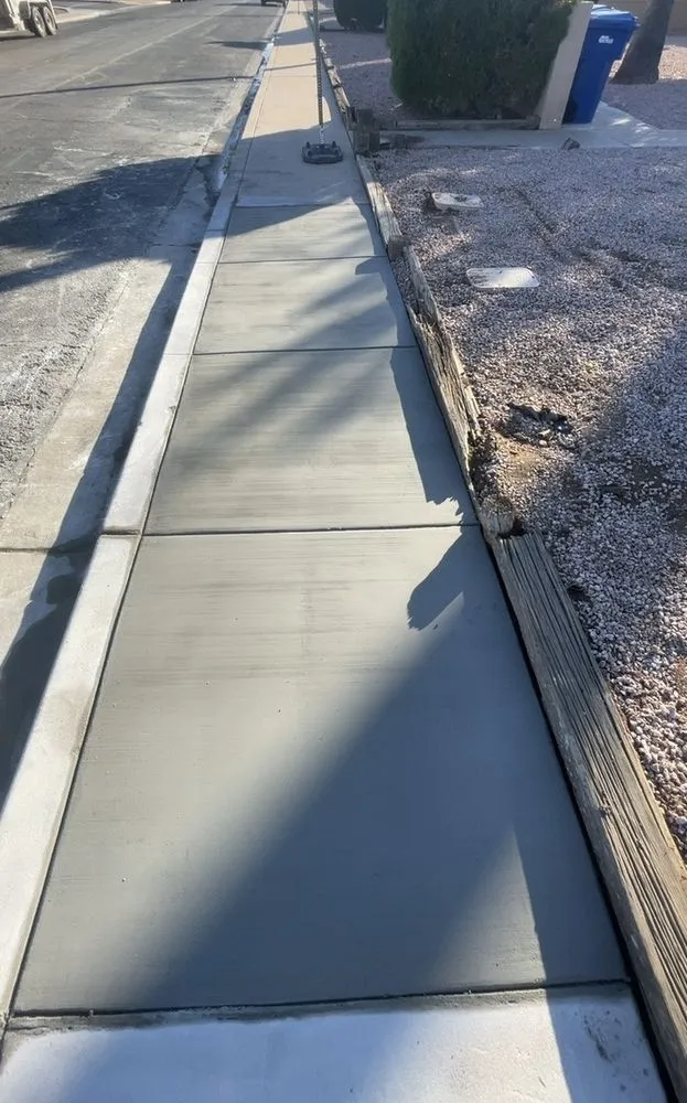 Affordable garden landscaping in Phoenix, AZ by AZ Valleywide Construction