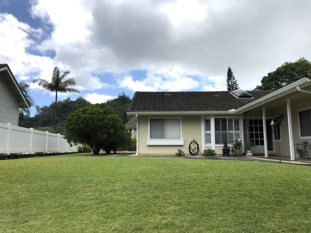 Professional lawn mowing service in Honolulu, HI - AZ Yard Services