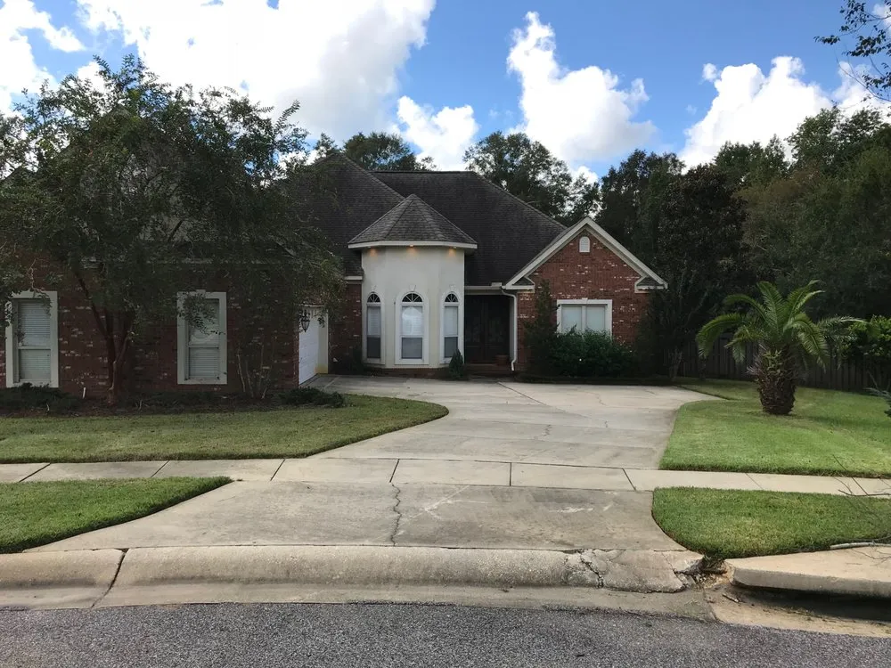 Trusted lawn mowing service for year-round maintenance across Mobile, AL - Azalea City Lawn Services