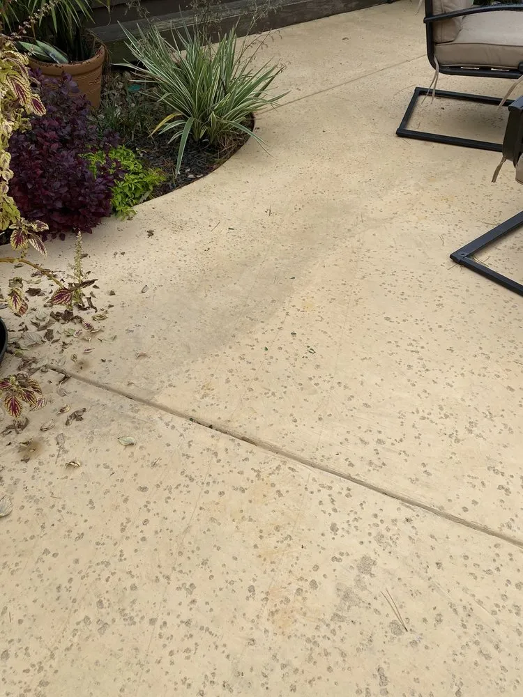 Expert lawn mowing service for homes across Tyler, TX - Azalea Pools