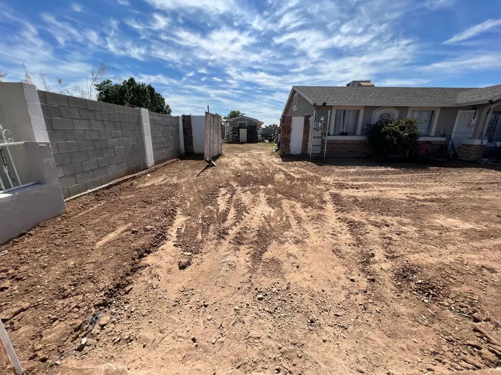 Expert lawn care service experts serving Peoria, AZ - AZR Grading and Hauling