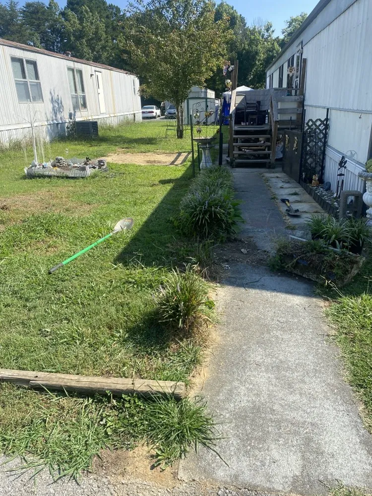 Top-rated yard maintenance in Knoxville, TN by Aztec Landscape & Design