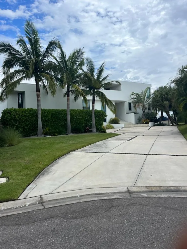 Professional lawn care service for beautiful yards in Bradenton, FL by Aztec Lawns Service