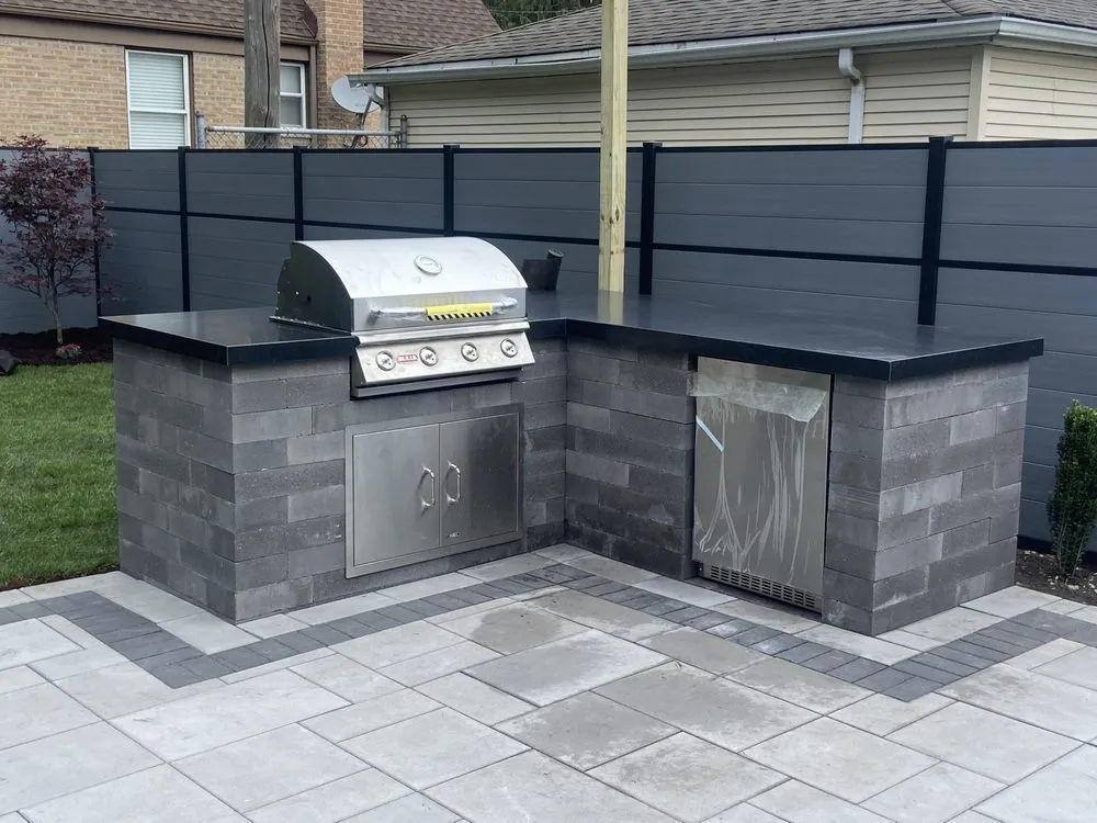 Reliable lawn care service for outdoor upgrades across Chicago, IL - Azteca Brick Paving