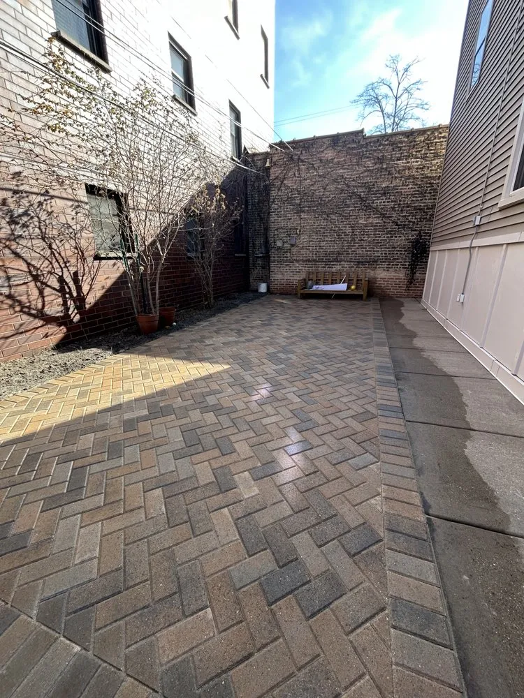 Custom lawn care service in Chicago, IL by Azteca Brick Paving