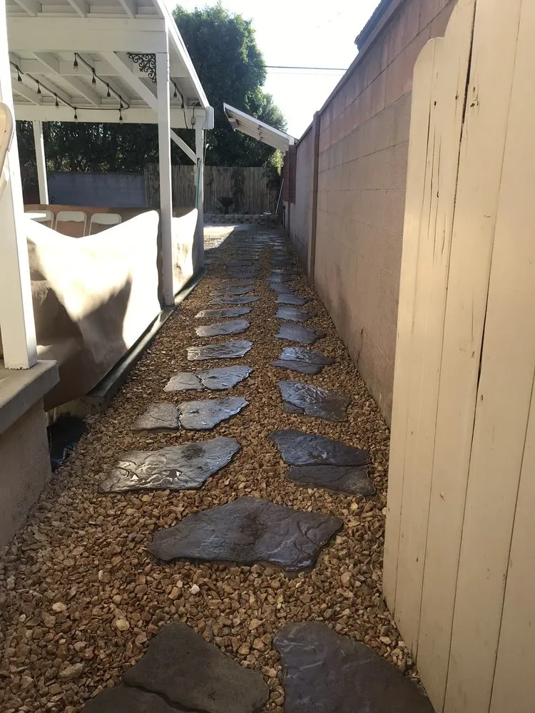 Top-rated lawn mowing service for beautiful yards across Bell, CA - Azucenas and Gladiolas Gardening Service