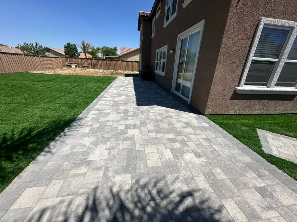 Trusted yard maintenance in Los Angeles, CA by B & B Construction