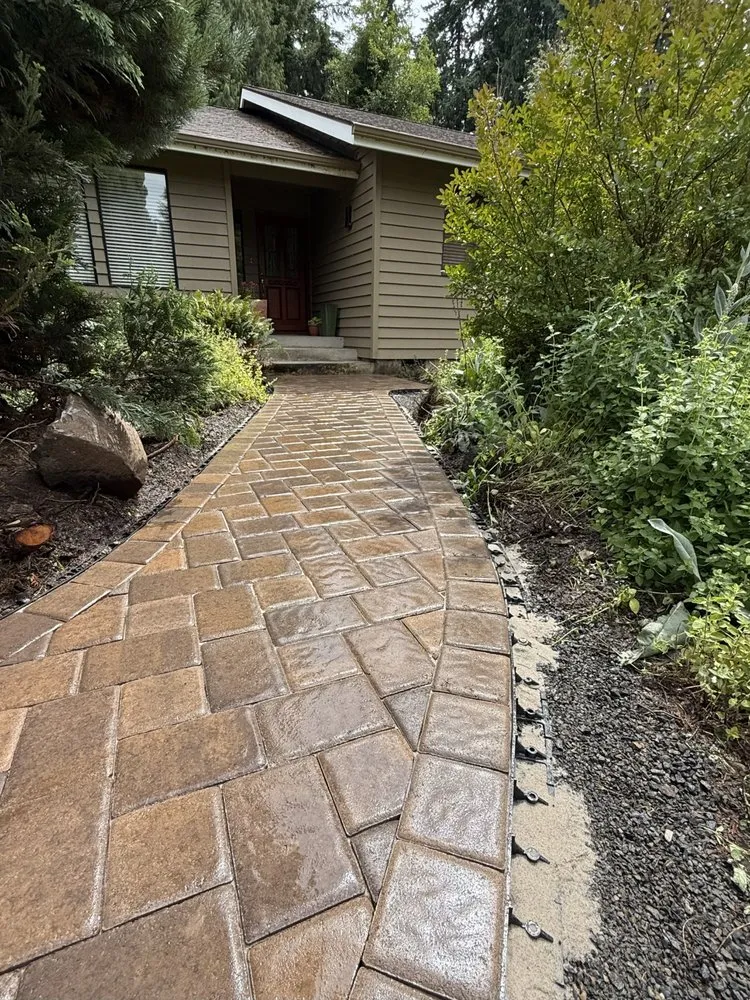 Affordable lawn mowing service experts serving Kelso, WA - B & B Landscaping Services