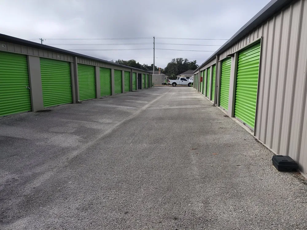 Local outdoor landscaping experts serving Summerfield, FL - B & D Lawn Maintenance