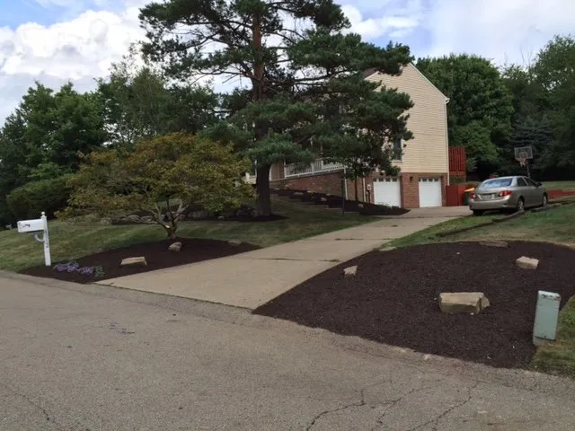 Custom outdoor landscaping in Pittsburgh, PA by B & D Proscape