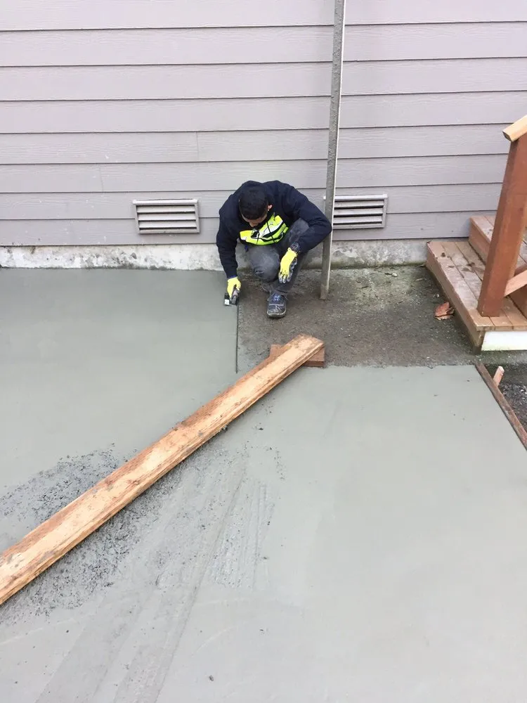 Trusted residential landscaping with custom design in Auburn, WA by B & G Landscaping