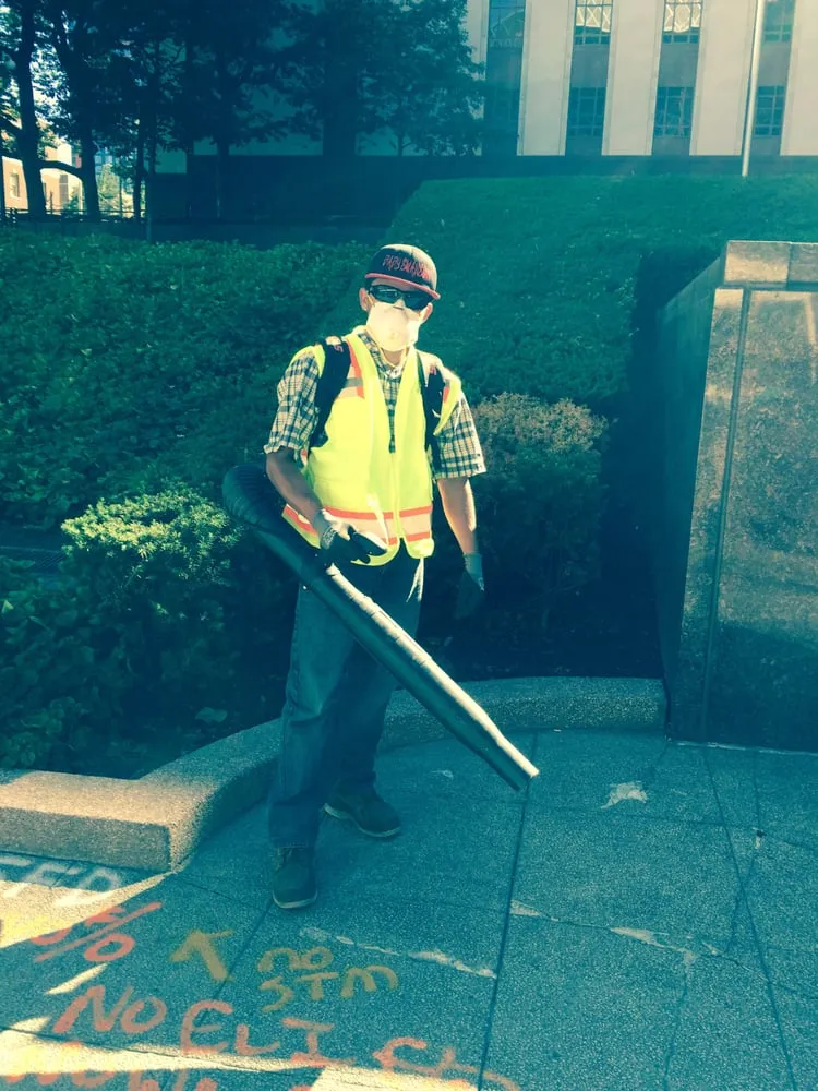 Custom lawn mowing service in Auburn, WA by B & G Landscaping