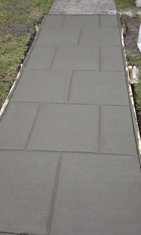 Custom garden landscaping near you across Middletown, IN - B & H Lawn & Landscape