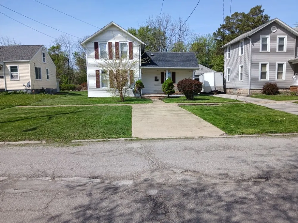 Top-rated yard maintenance experts serving Port Clinton, OH - B & K Lawn Care