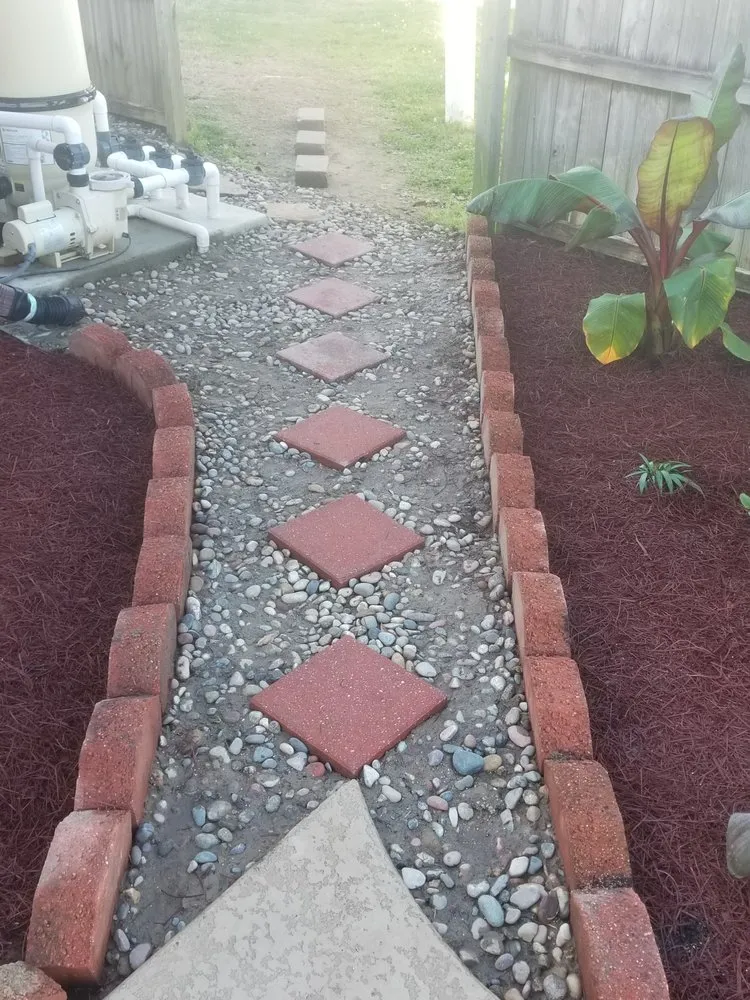 Professional outdoor landscaping in Gonzales, LA by B & M Lawn & Landscaping