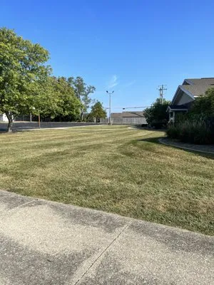 B & R Lawncare and Landscaping Logo