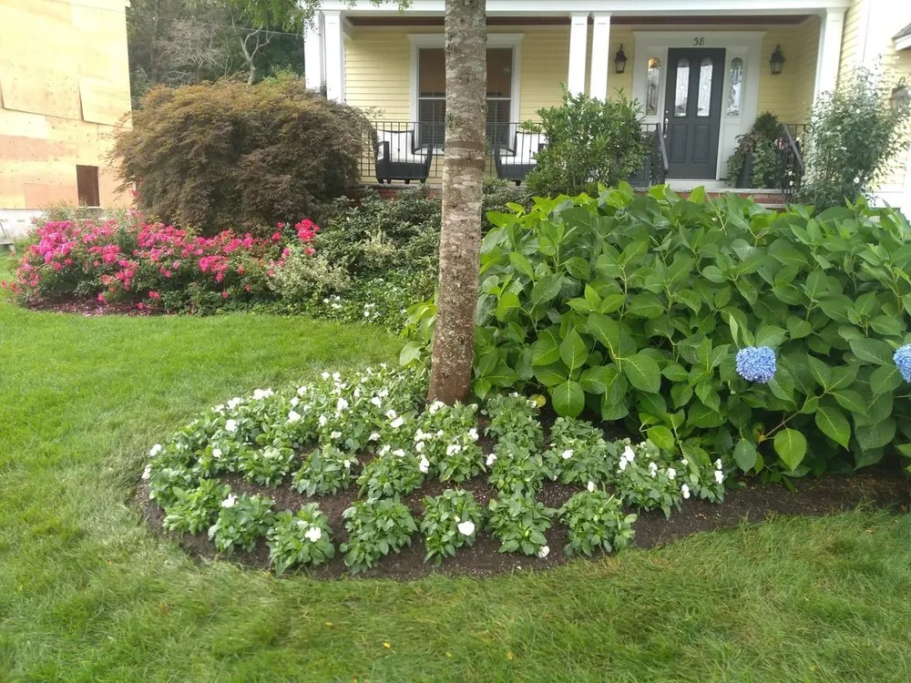 Reliable outdoor landscaping experts serving Putnam, CT - B & V Landscaping