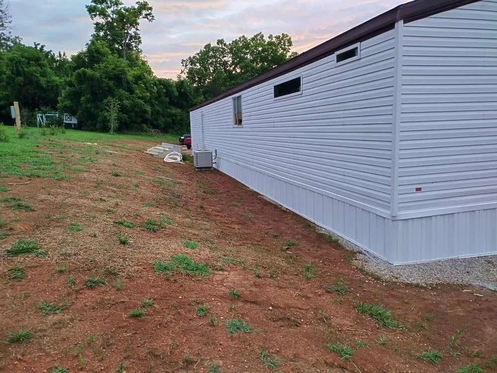 Local yard cleanup service in Clay City, KY - B And B Home Improvement