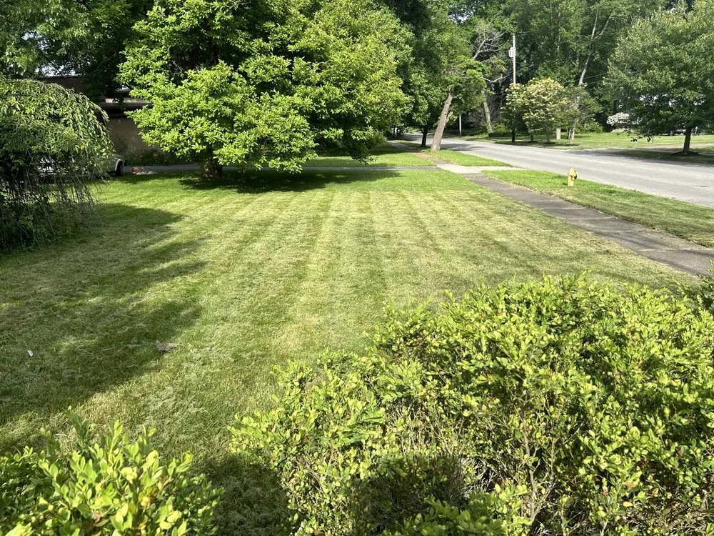 Expert garden landscaping in New Castle, PA by B and B landscaping