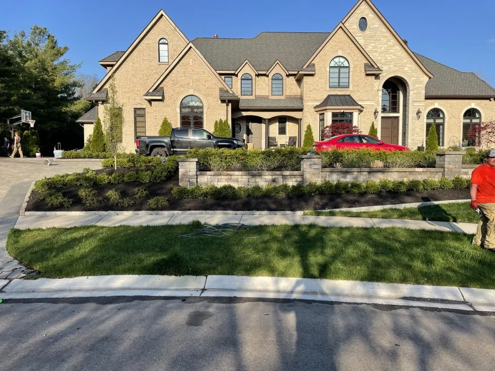 Affordable yard maintenance experts serving Livonia, MI - B-B Services