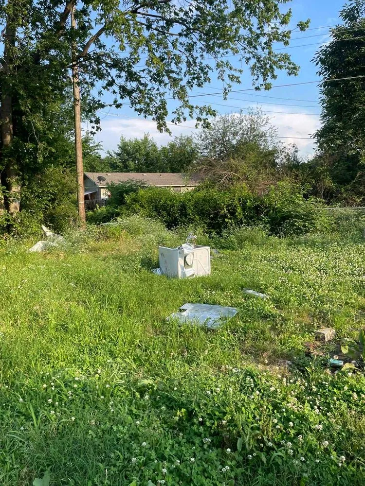 Affordable yard maintenance experts serving Tulsa, OK - B D Lawn Landscaping