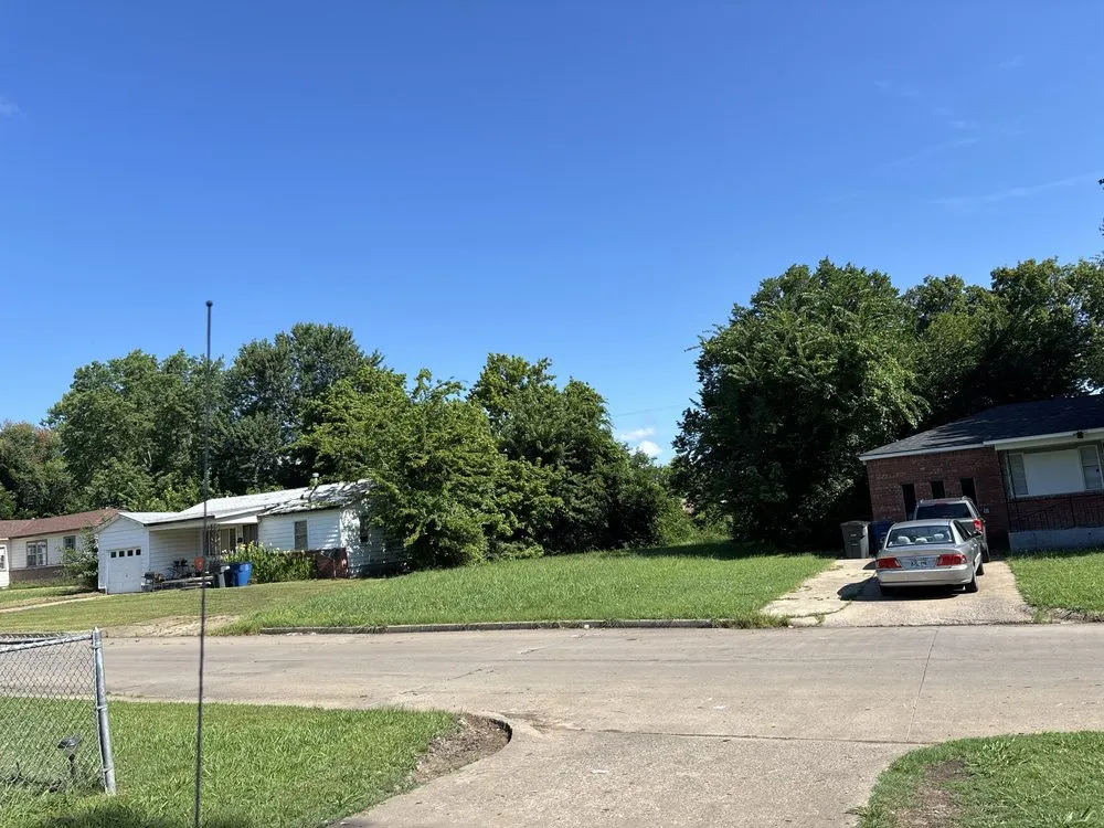 Custom garden landscaping for beautiful yards across Tulsa, OK - B D Lawn Landscaping