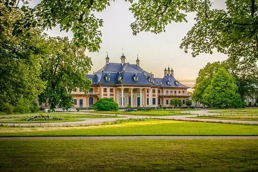 Custom lawn mowing service in North Branford, CT - B H Landscaping