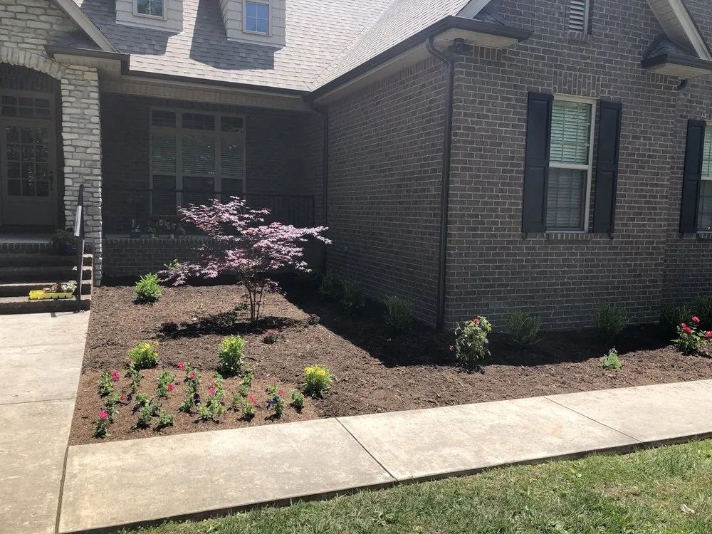 Custom lawn mowing service in Winchester, TN - B Mo’s Lawn Care