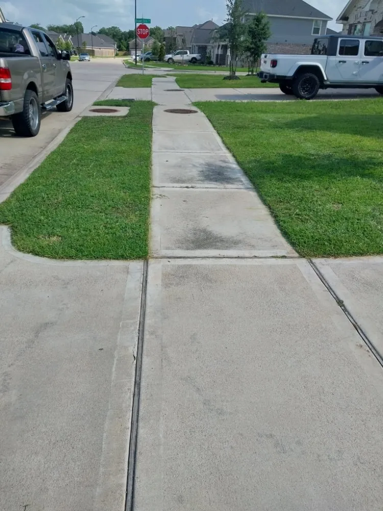 Affordable garden landscaping in Highlands, TX by B Scapes