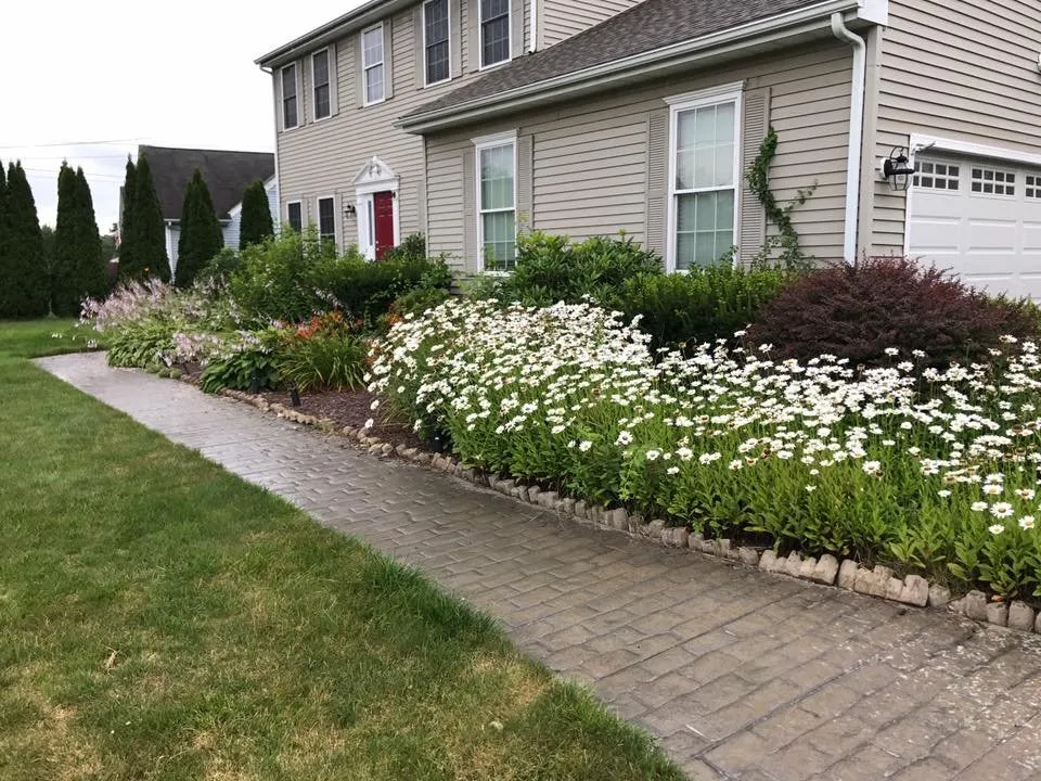 Reliable lawn mowing service experts serving Narragansett, RI - B Souza Horticultural