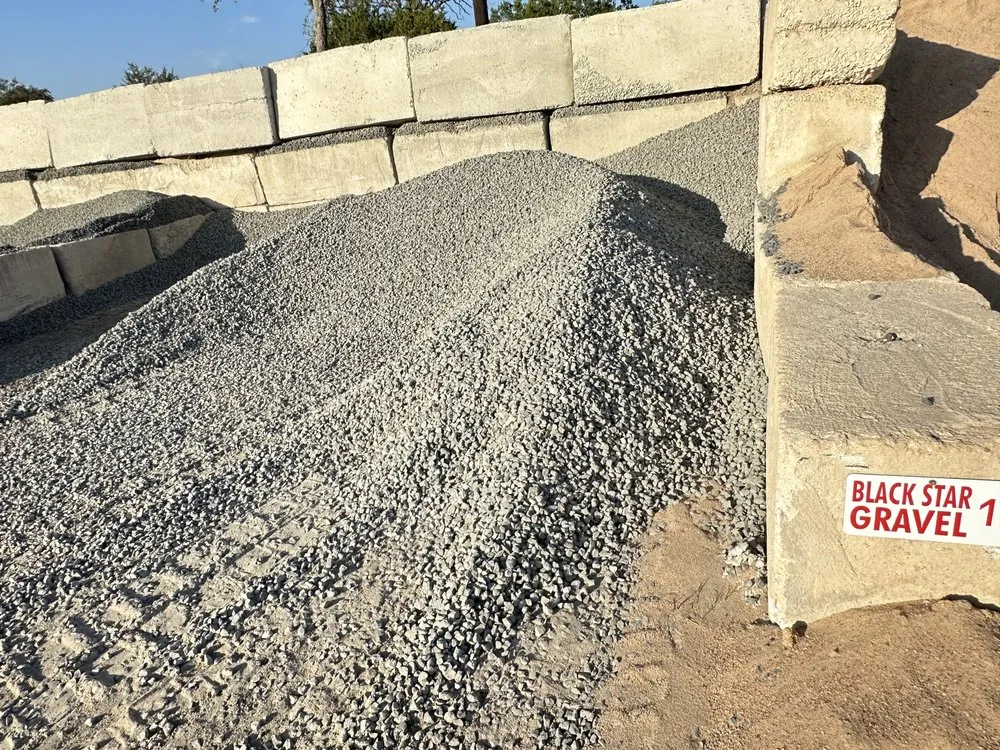 Custom yard cleanup service for year-round maintenance in Spicewood, TX by B Texas Mulch