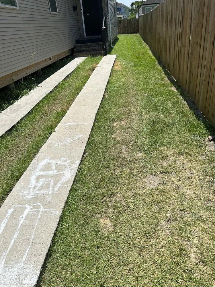 Trusted lawn mowing service experts serving New Orleans, LA - B Wells Landscaping