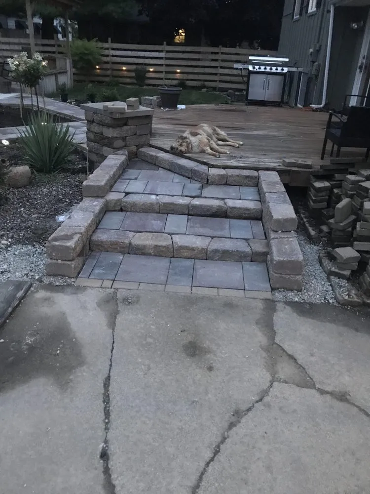 Professional yard maintenance in Princeton, NC by B3 Scapes