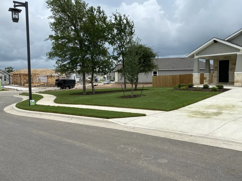 Custom yard maintenance in Waco, TX by B6 Lawn
