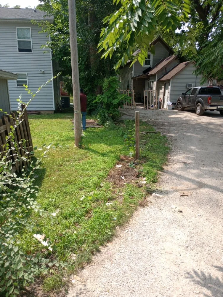 Custom yard maintenance for beautiful yards in Des Moines, IA by B&A Hauling & Lawn Care