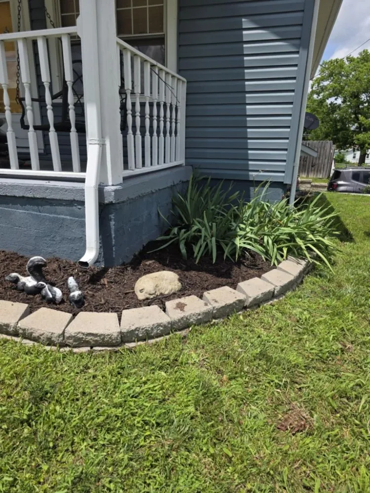 Custom landscape installation for year-round maintenance in Sullivan, MO by Backwoods Handyman