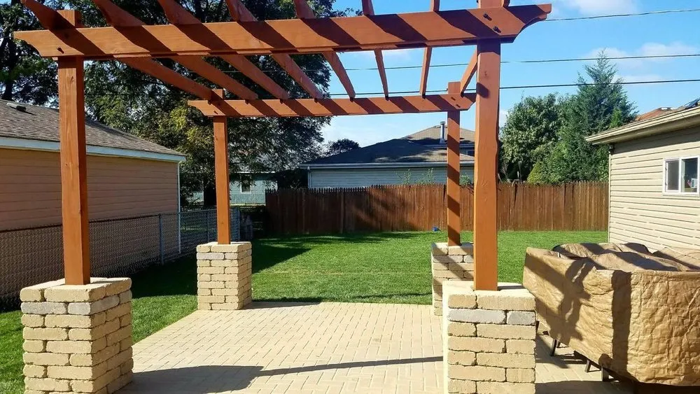 Top-rated garden landscaping experts serving Oak Lawn, IL - Backyard Woods & Outdoor Services