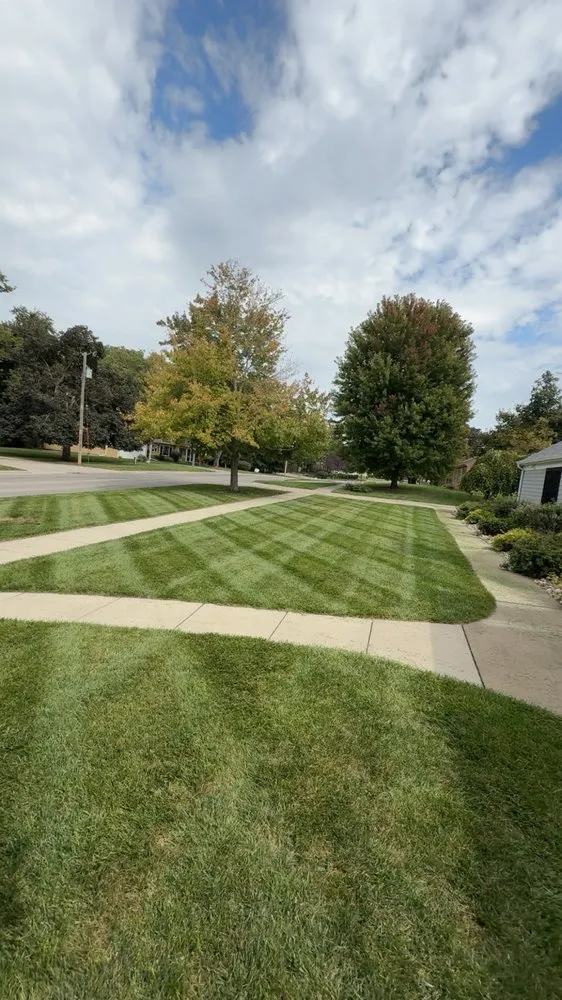 Top-rated outdoor landscaping in Fort Dodge, IA by Bacon Lawn Service