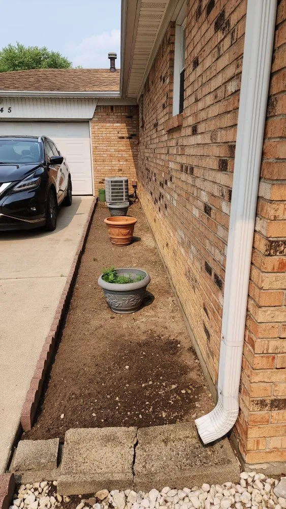 Reliable yard cleanup service in Indianapolis, IN by Bad Boyz Lawn Maintenance