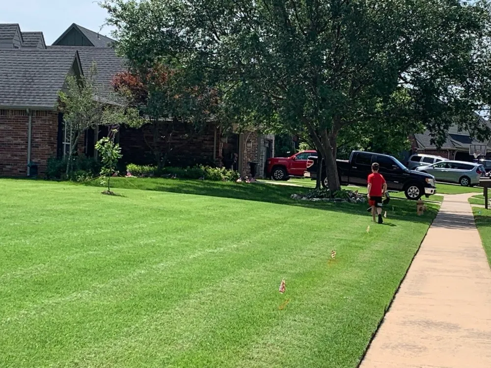 Top-rated garden landscaping in Jenks, OK - Baer's Lawn Mowing